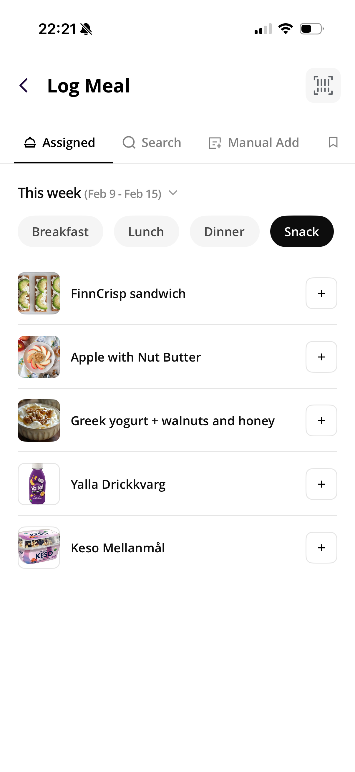 Log meal screen with assigned snack options